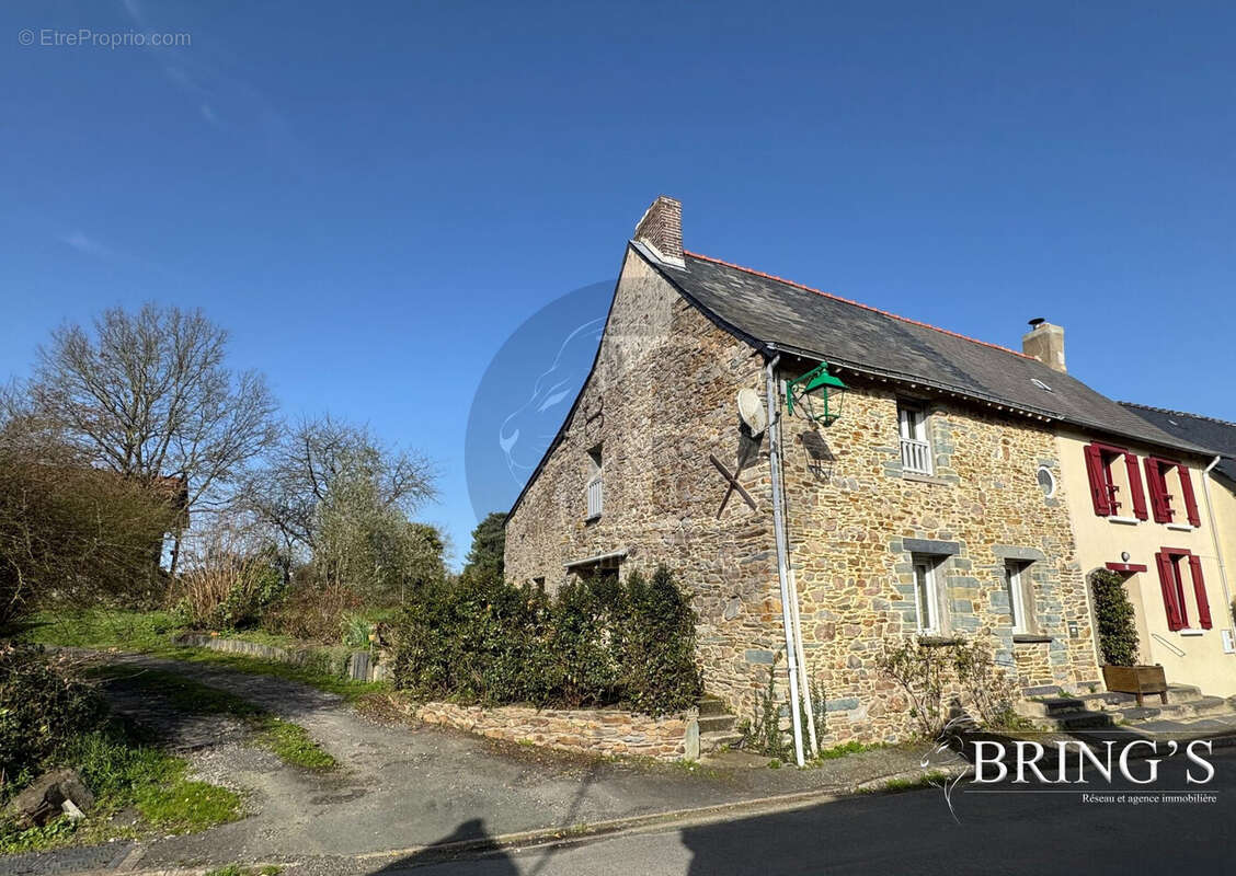 Maison à CARBAY