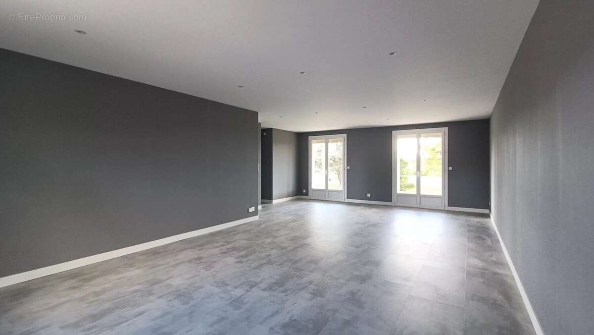 Maison à NEUVILLE-DE-POITOU