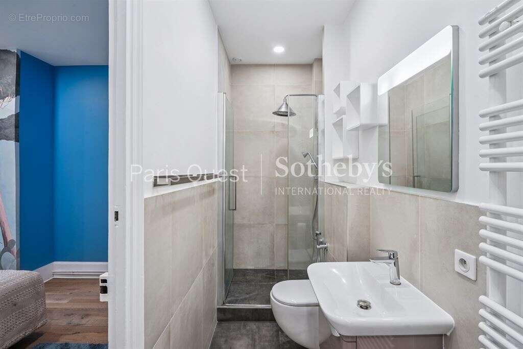 Appartement à PARIS-17E