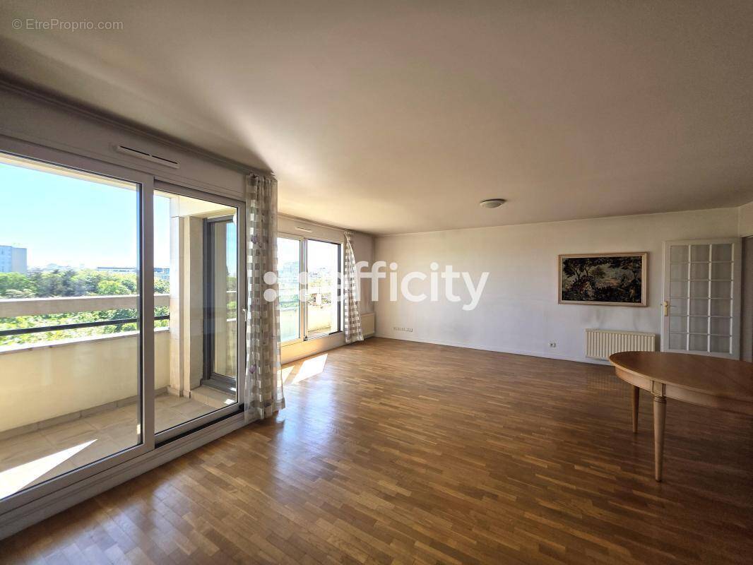 Appartement à ISSY-LES-MOULINEAUX