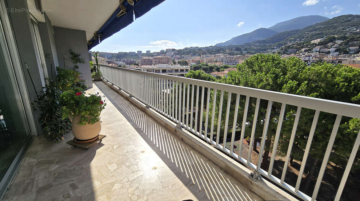 Appartement à ROQUEBRUNE-CAP-MARTIN
