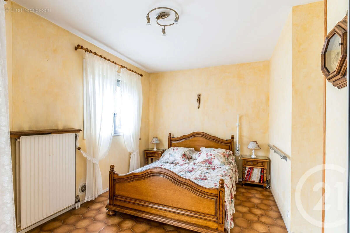 Maison à JASSANS-RIOTTIER