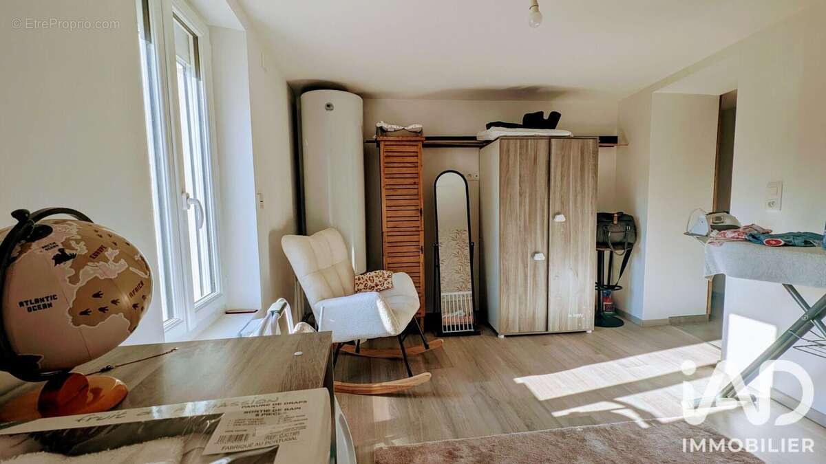 Photo 9