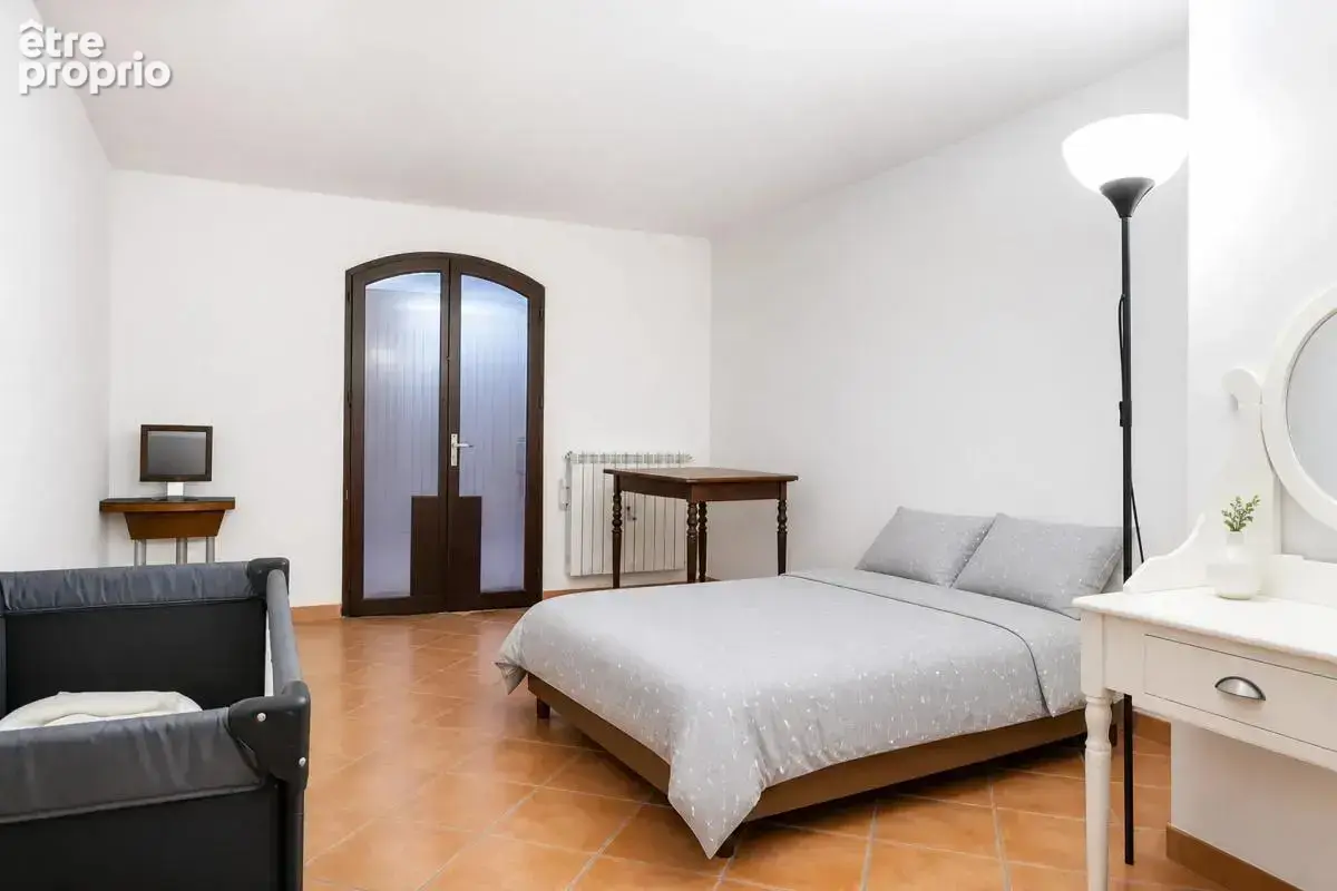 Les Pennes Mirabeau, Villa familiale + 3 logements dépendants - photo 14