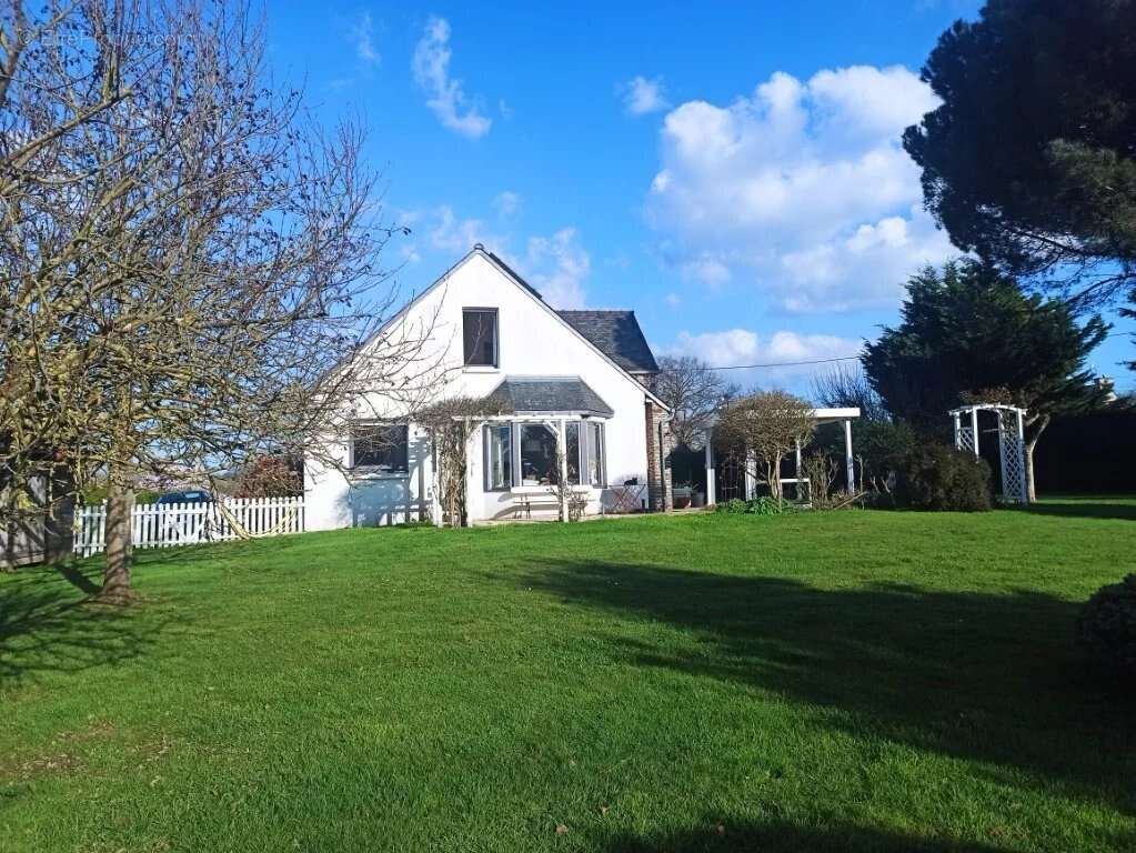 Maison à SAINT-SAMSON-SUR-RANCE