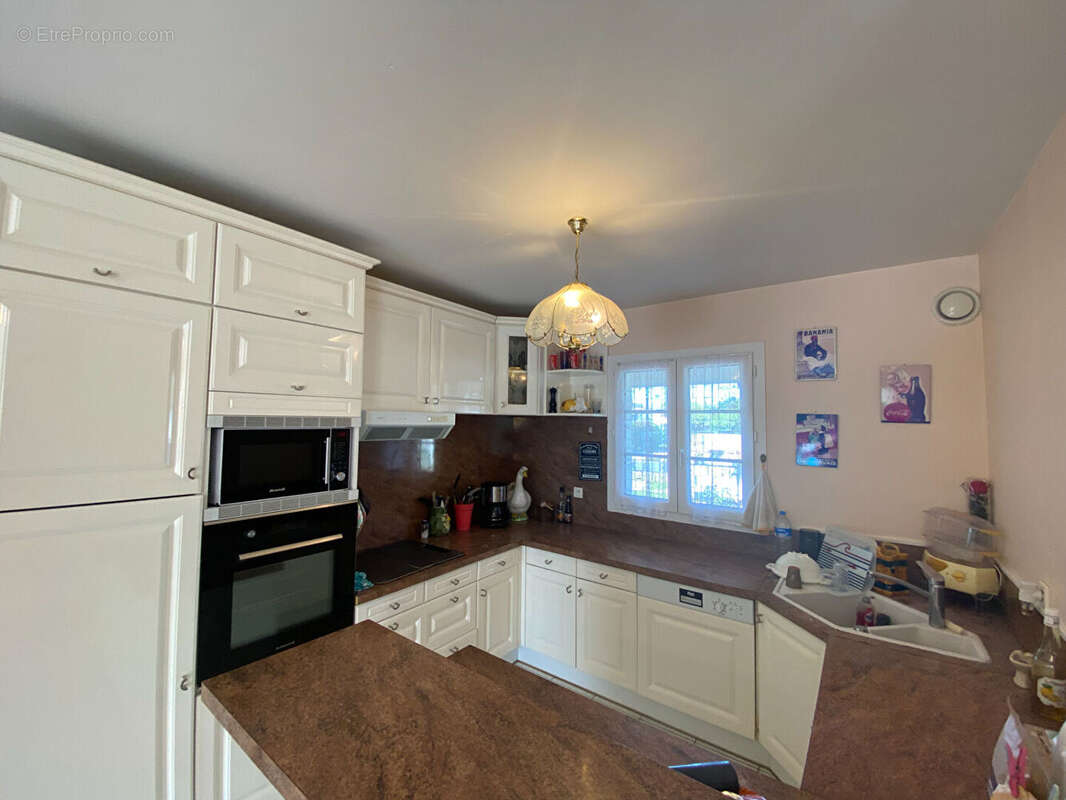 Maison à LA BREE-LES-BAINS