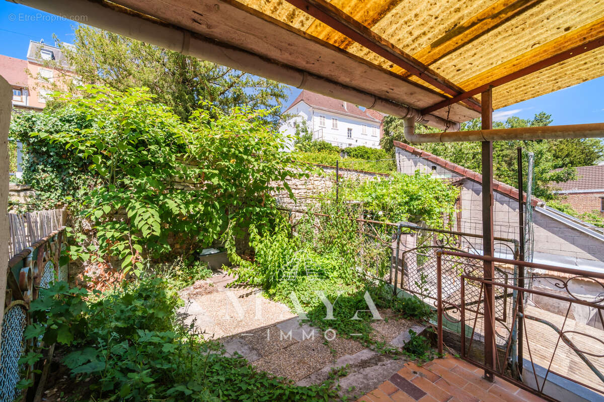 Maison de village à Altkirch de 88m2 avec terrasse sur les toits. - photo 6