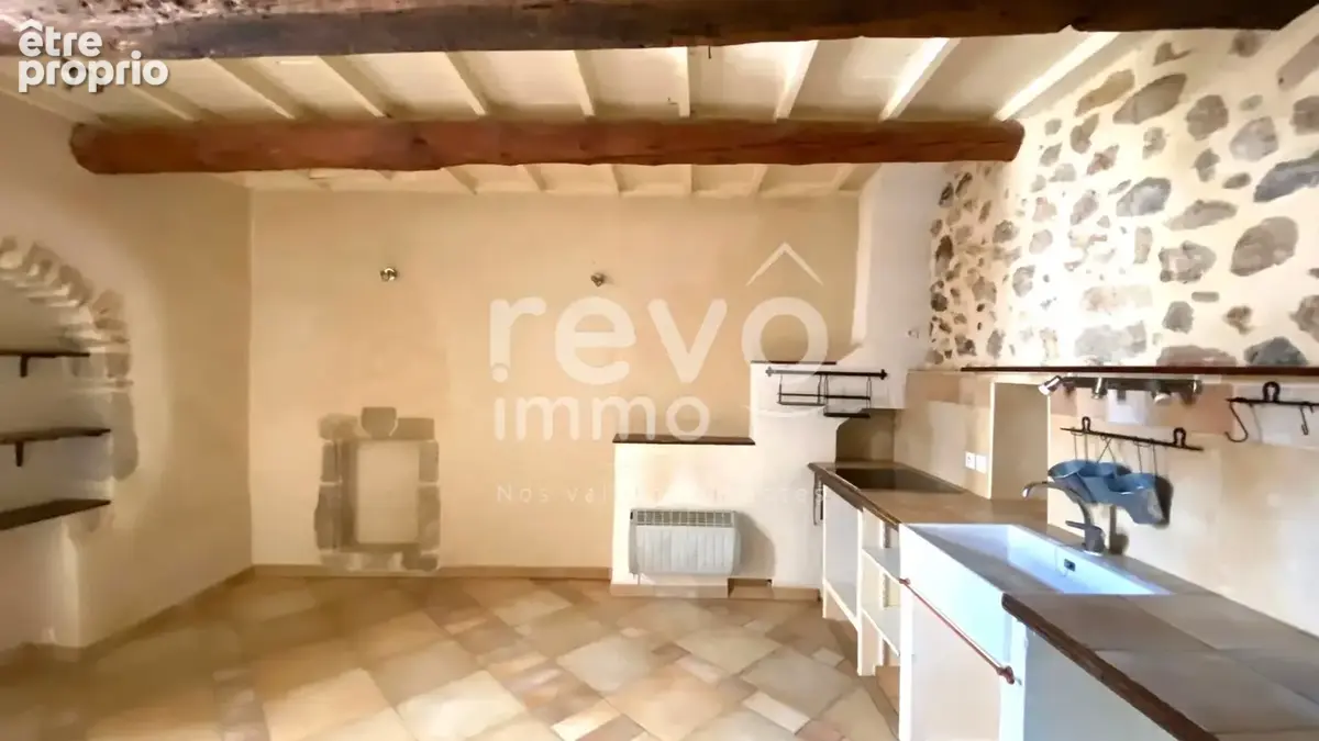 VENDEMIAN : MDV 58 M²,avec cour: bon etat, calme et cachet - photo 2
