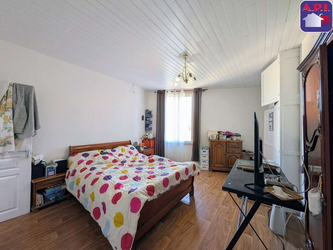 Maison à VILLENEUVE-D'OLMES