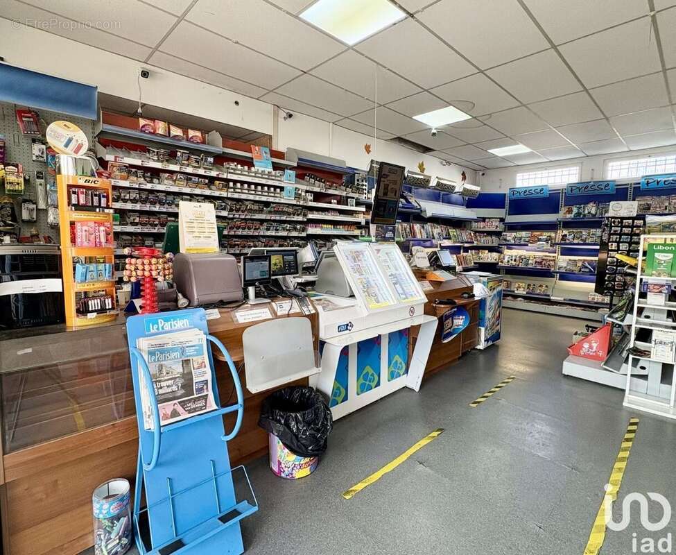 Photo 3 - Commerce à MOISSY-CRAMAYEL