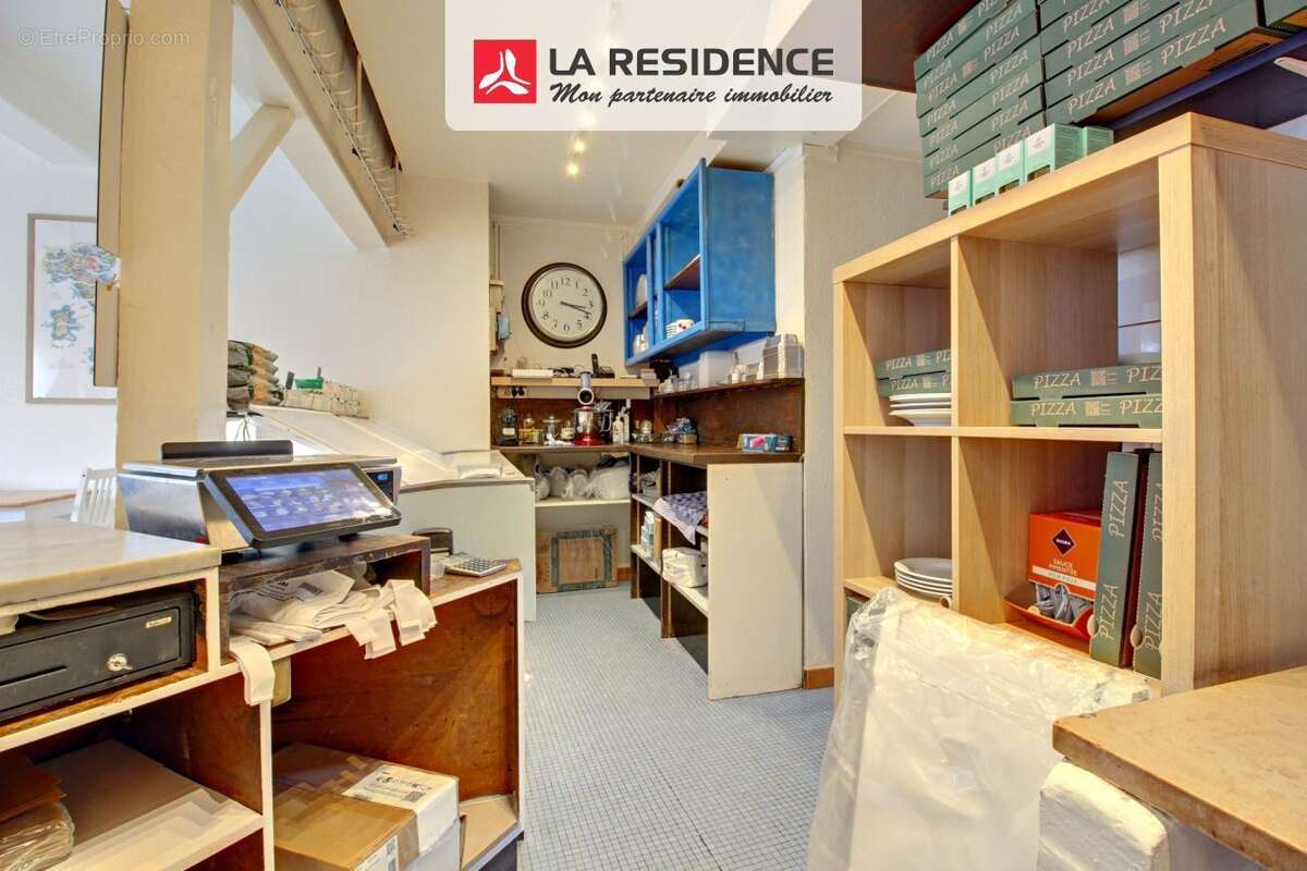 Commerce à SARTROUVILLE