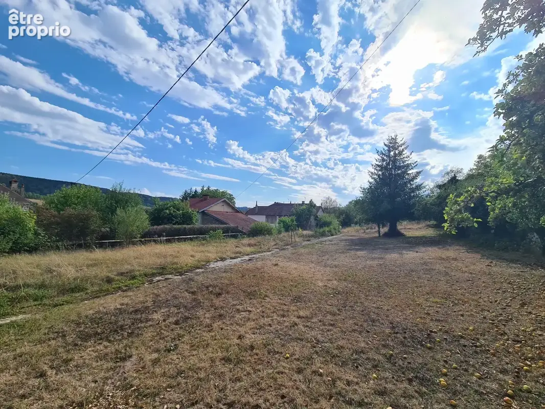 Terrain à SCEY-MAISIERES