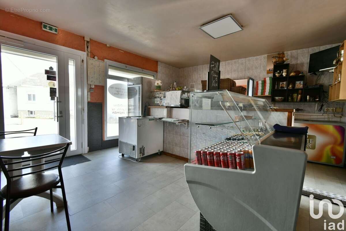 Photo 3 - Commerce à MAIGNELAY-MONTIGNY