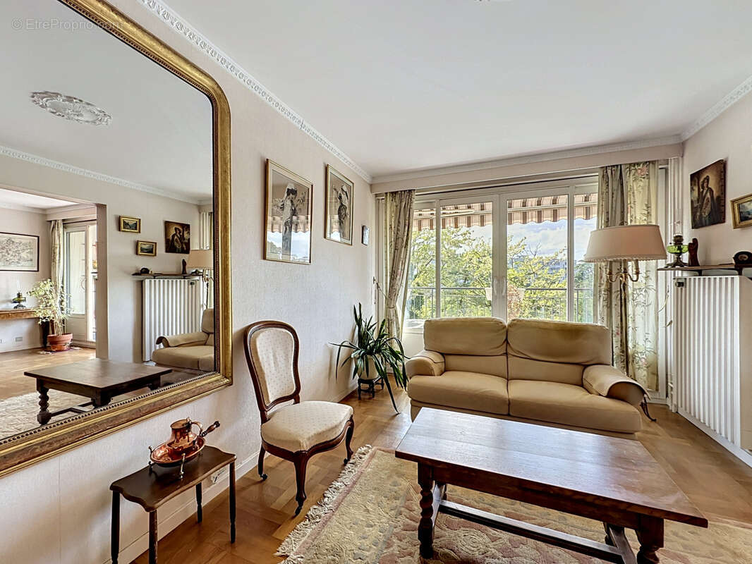 Appartement à SAINTE-FOY-LES-LYON