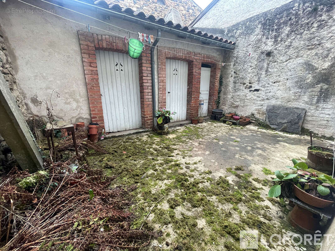 Maison avec cour et garage paulhaguet - photo 4