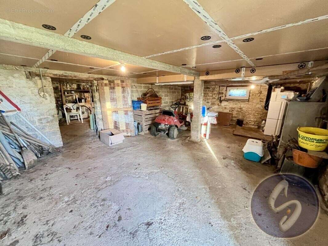 Maison à SAINT-MARCEL