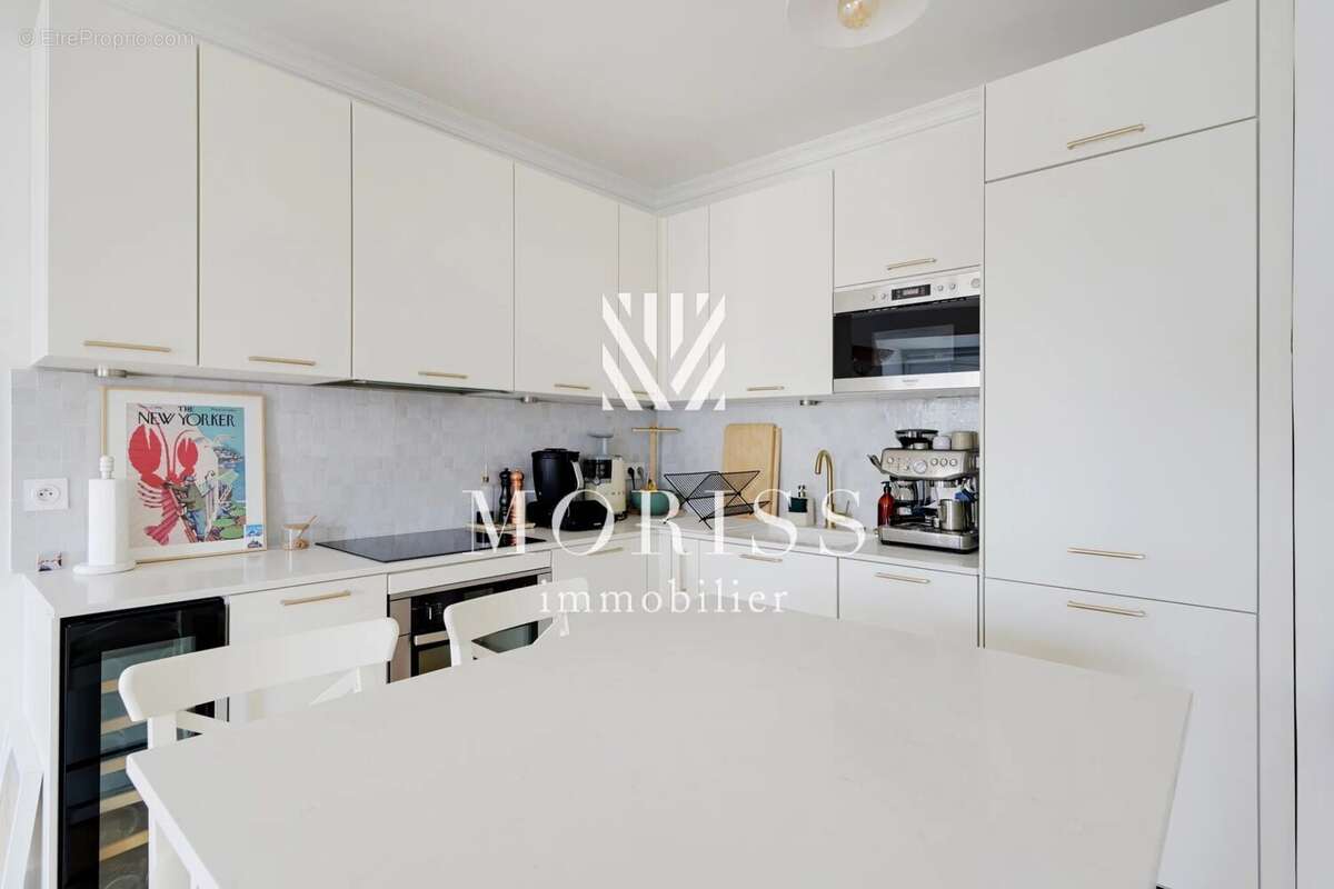 Appartement à PARIS-8E