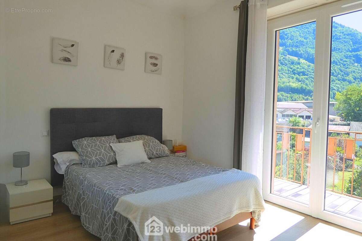 Tout comme la seconde chambre ... - Appartement à UGINE