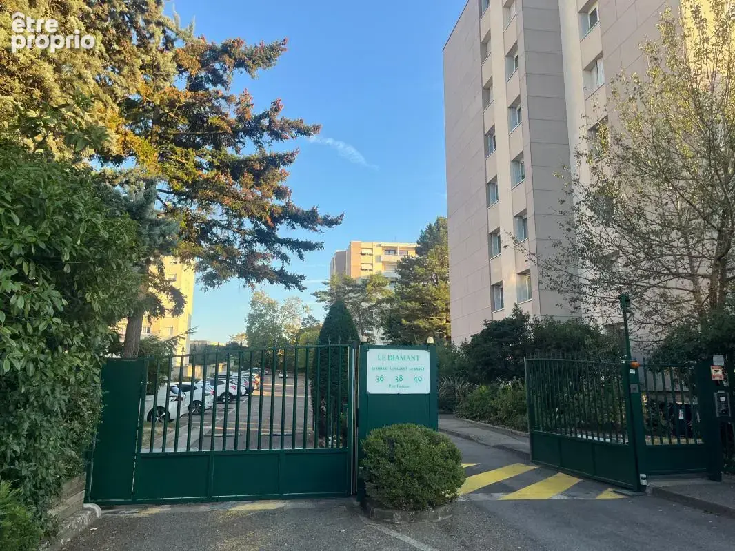 Appartement type 4 climatisé proche métro dans copropriété cossue - photo 10