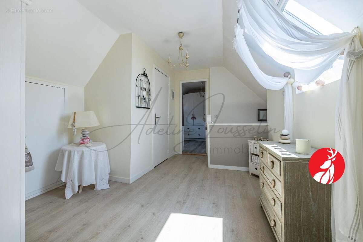 Maison à LA CHAPELLE-LA-REINE