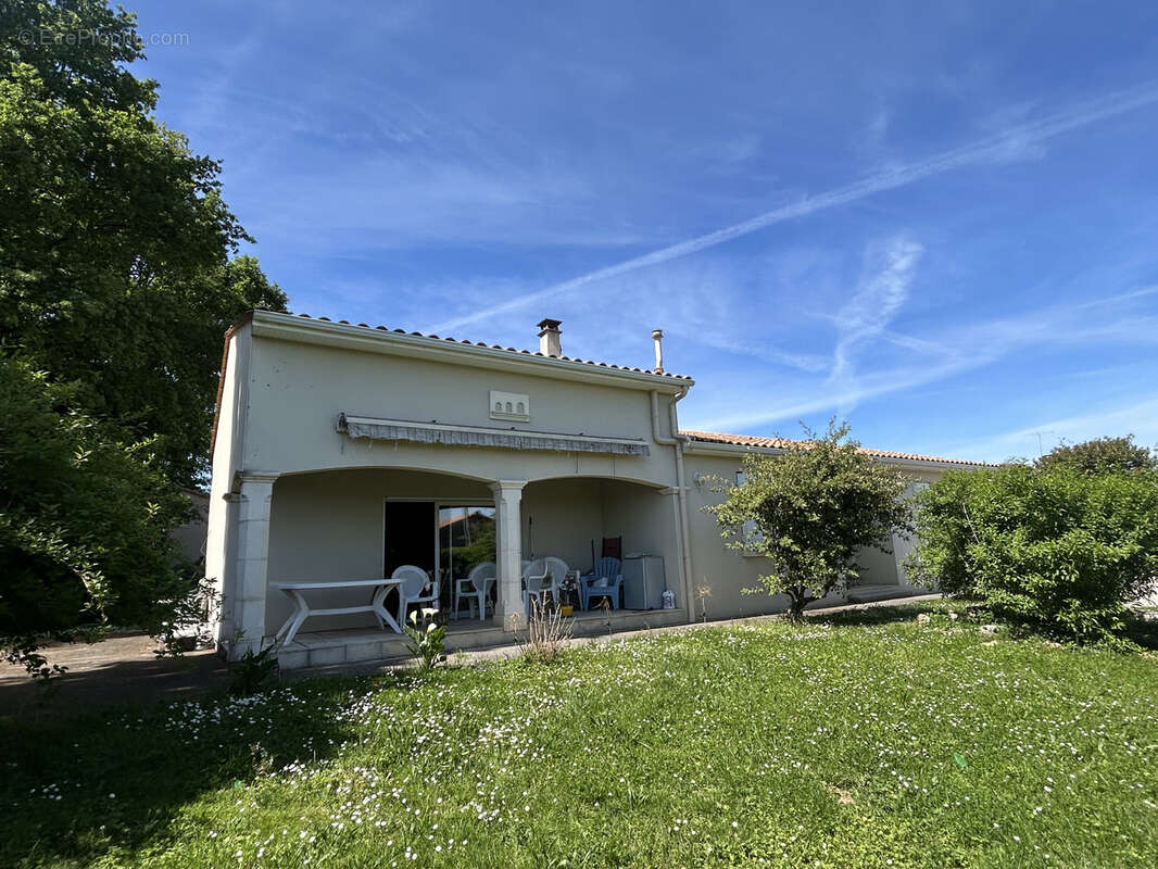 Maison à CHASSENEUIL-SUR-BONNIEURE