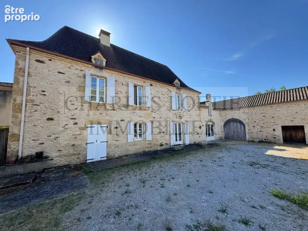 Belle propriété de caractère en pierre avec dépendances et gîte indépendant, 2.8 ha de terrain - photo 3
