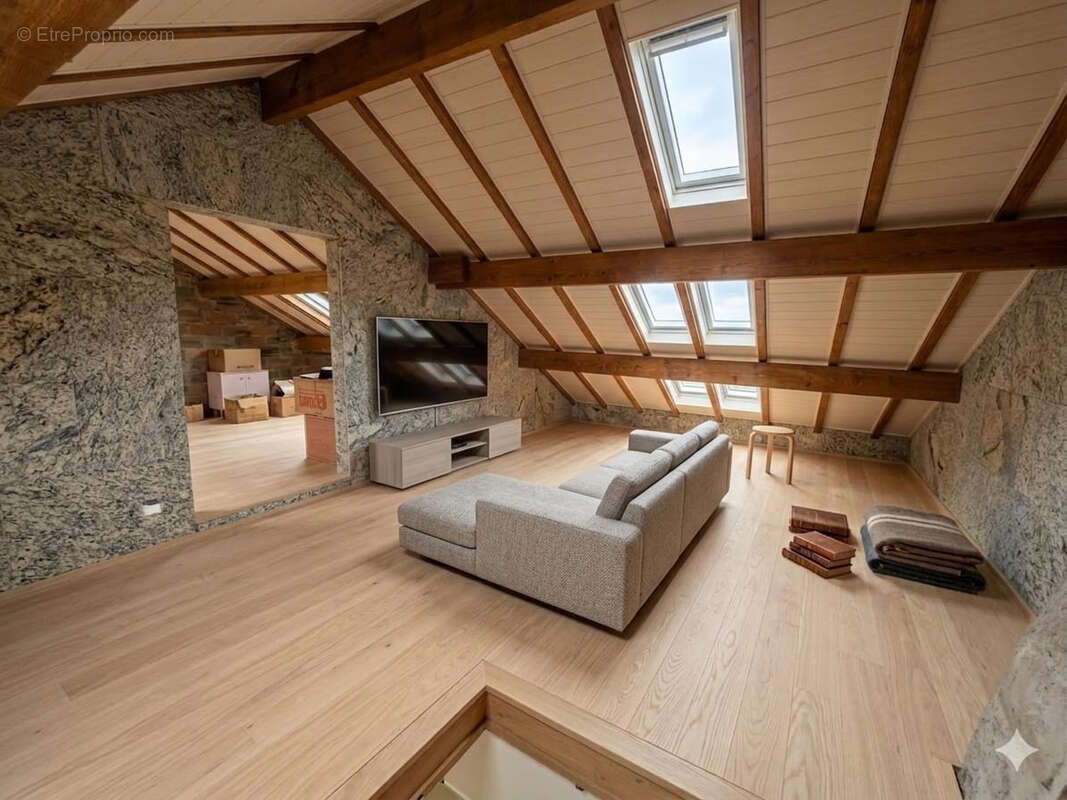 Maison familiale avec sous-sol total et combles aménageables   Terrain arboré de 760 m2   Vieux Pontault Comba - photo 18