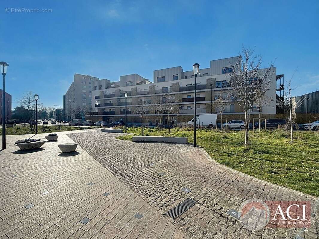 58096427f.jpg - Appartement à SAINT-DENIS