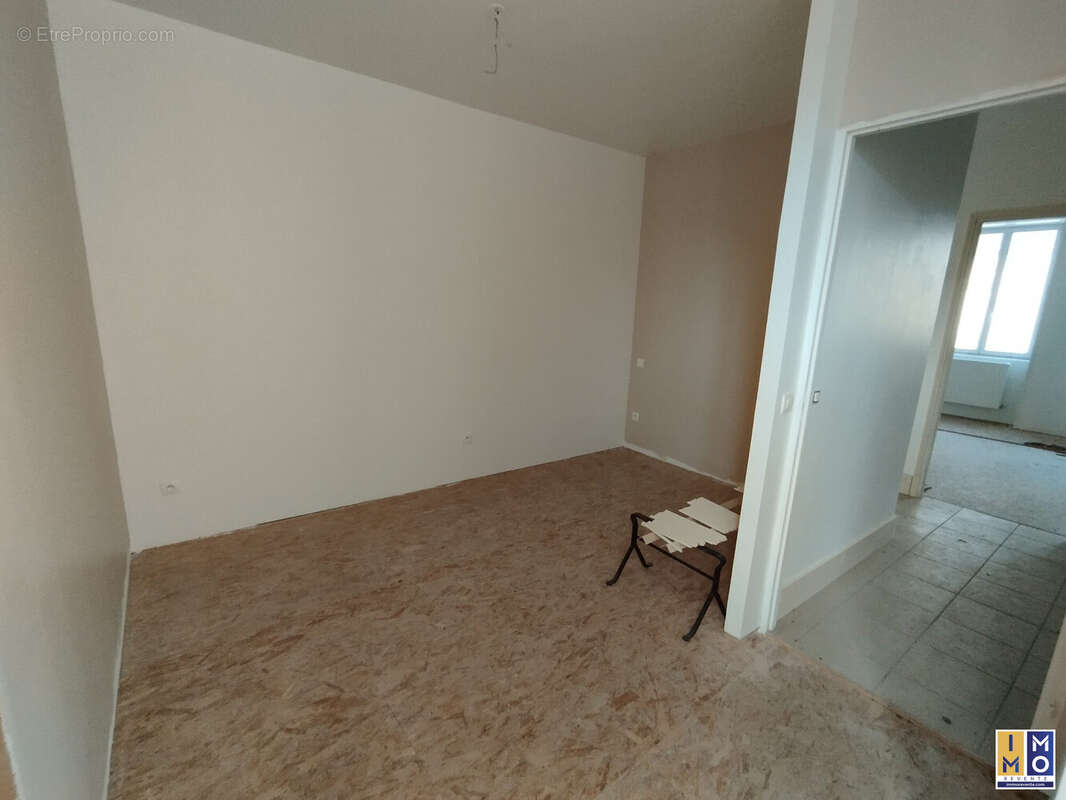 Maison à BENGY-SUR-CRAON