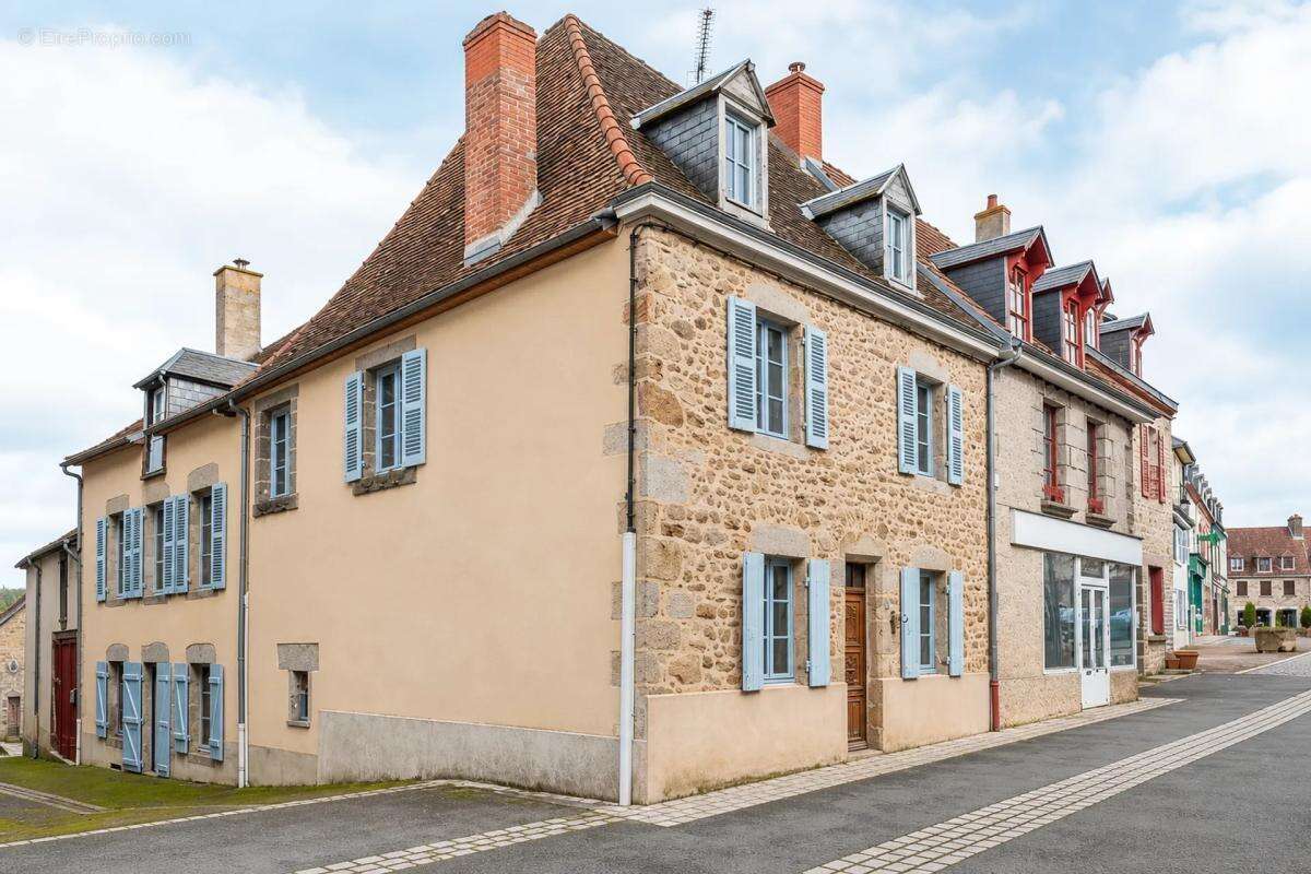 Maison à AUZANCES