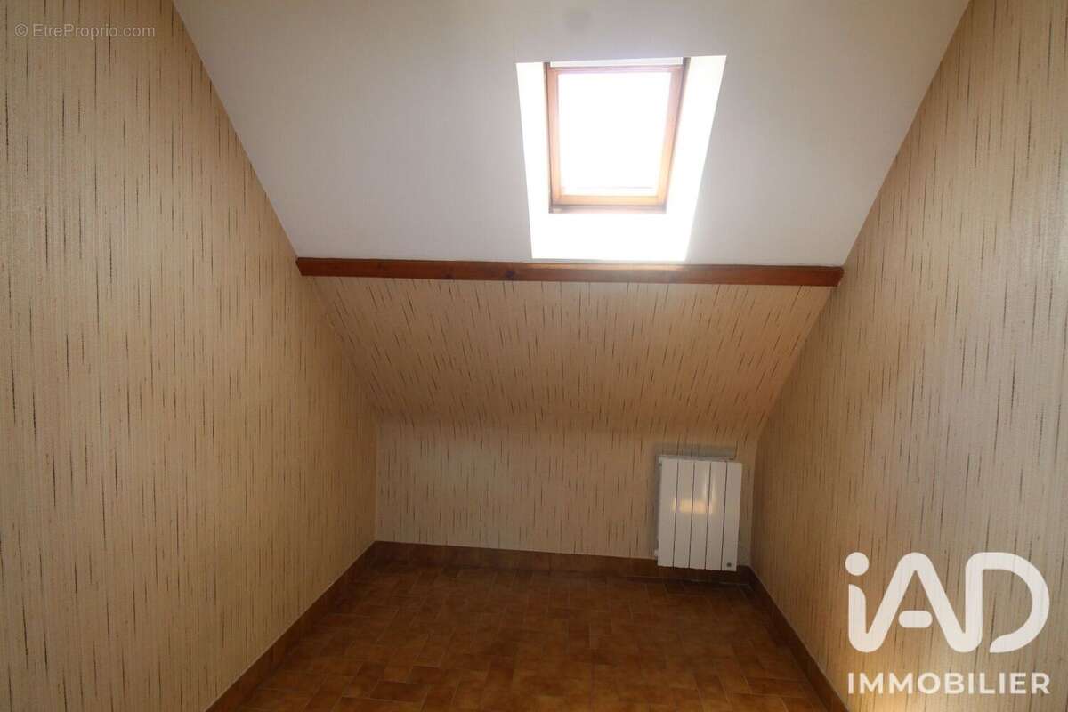 Maison 116 m² à Parigne-Le-Polin  - photo 8