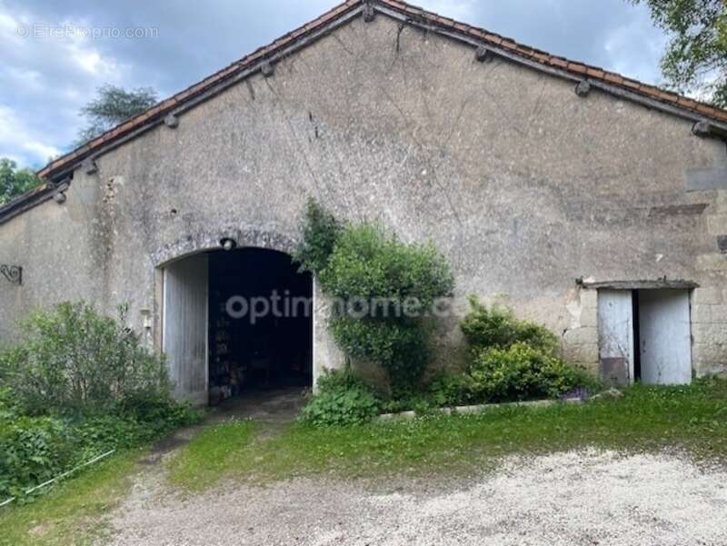 Maison à SAINT-ASTIER