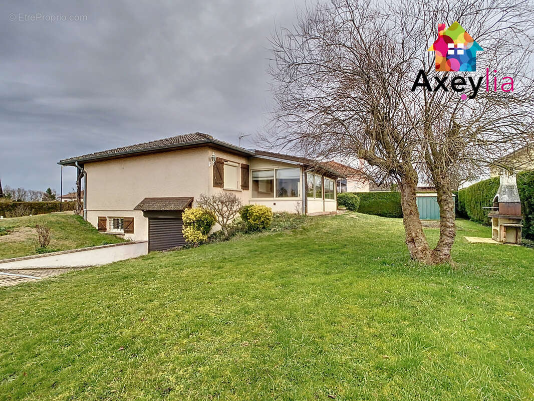 Maison à SAINT-ROMAIN-LA-MOTTE