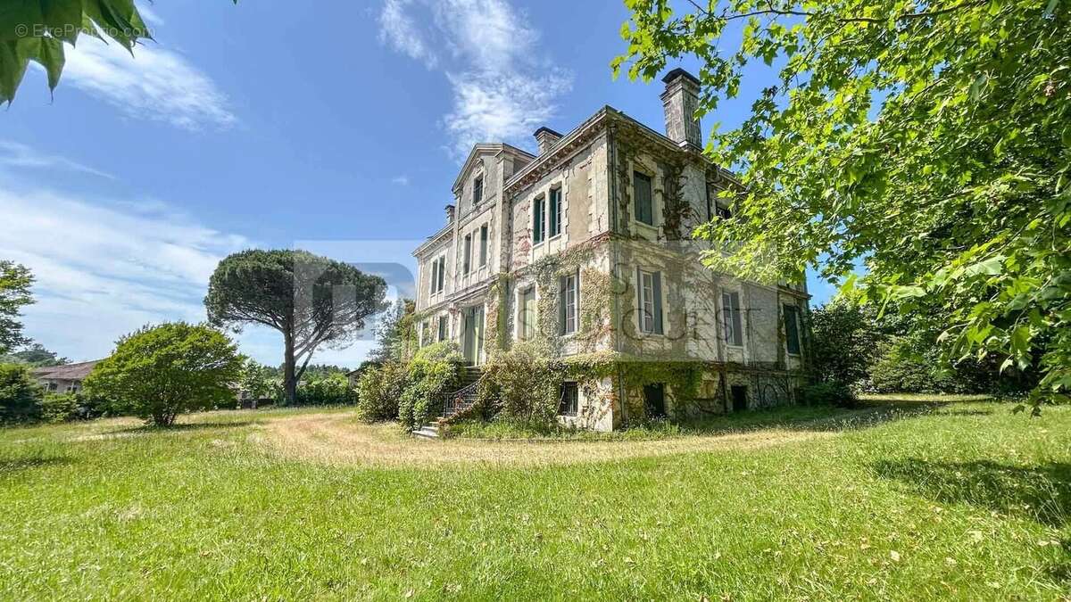 Maison à ONESSE-ET-LAHARIE