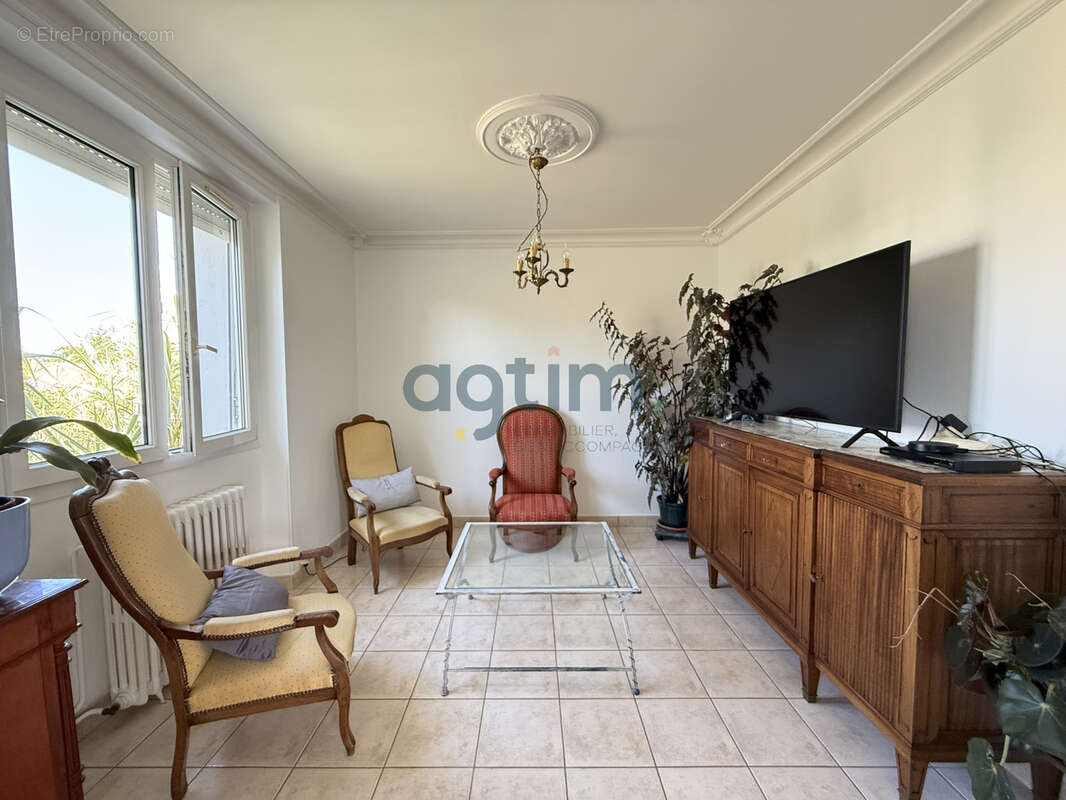 La Bruffiere - 3 chambres - Deux garages - Jardin - photo 3
