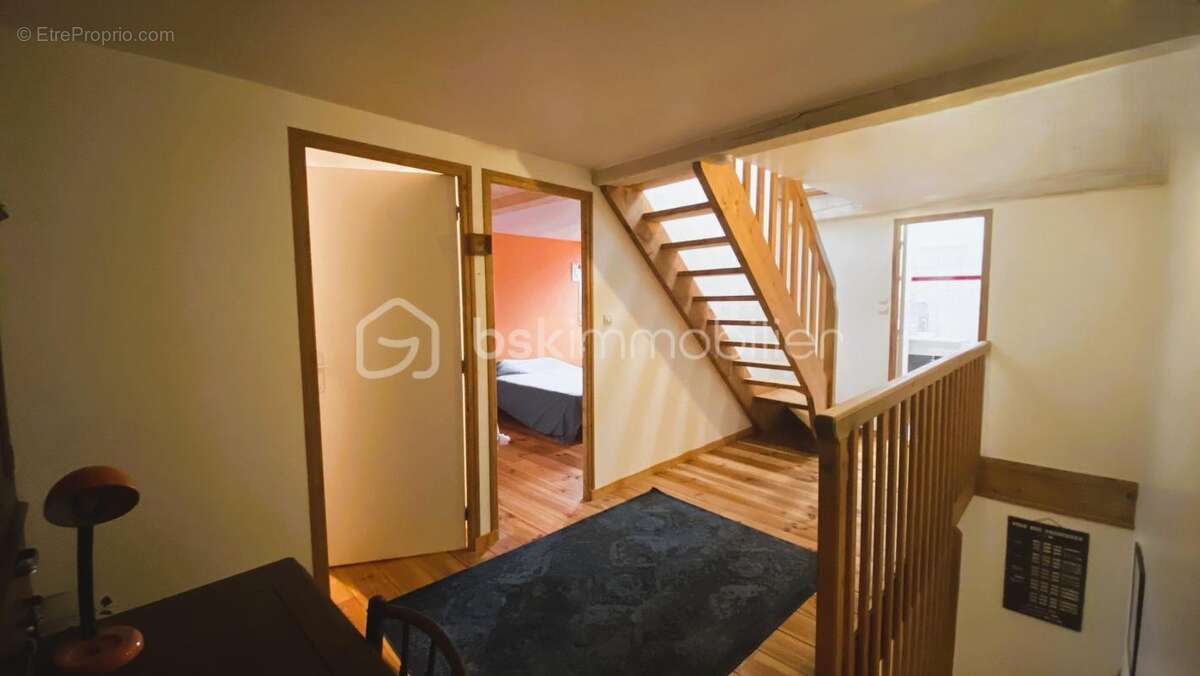 NANTES - Quartier St Jacques : Maison d'env. 200m², 4 chambres, garage et jardin - photo 11