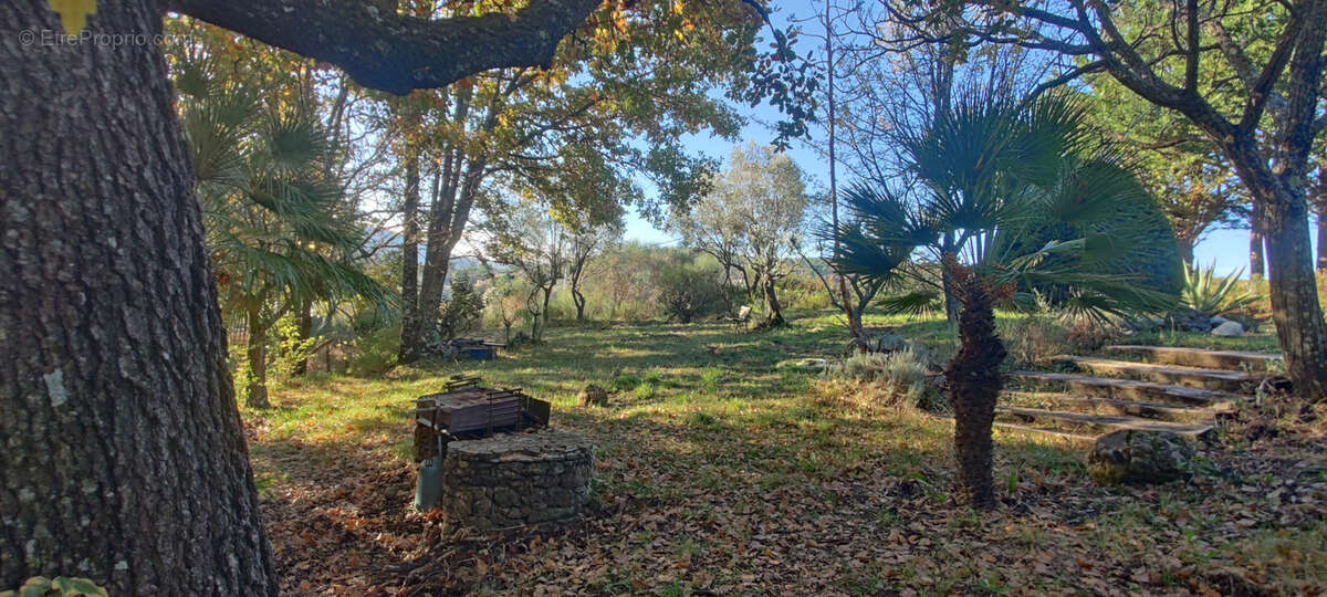 Maison à MONTFERRAT