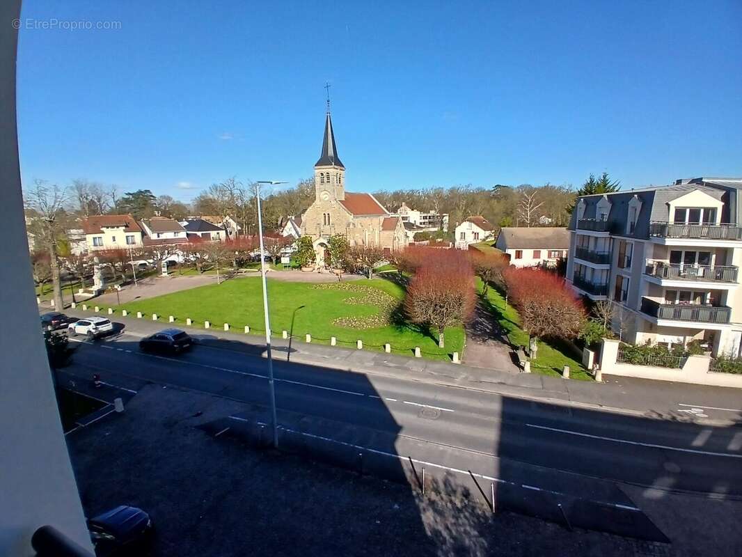 Appartement à SAINTE-GENEVIEVE-DES-BOIS
