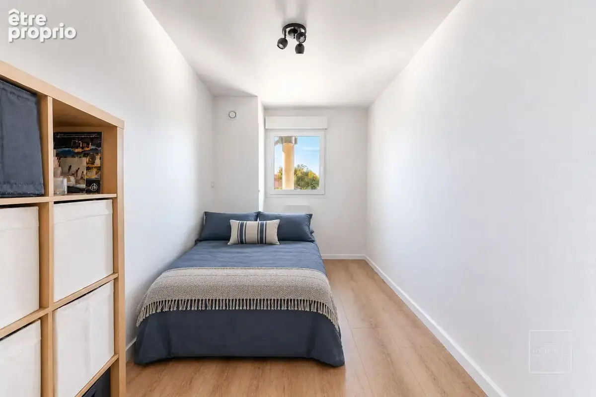 Toit-terrasse en duplex sur Saint-Genis-les-Ollières, 4 chambres, garage, parking, cave. - photo 9