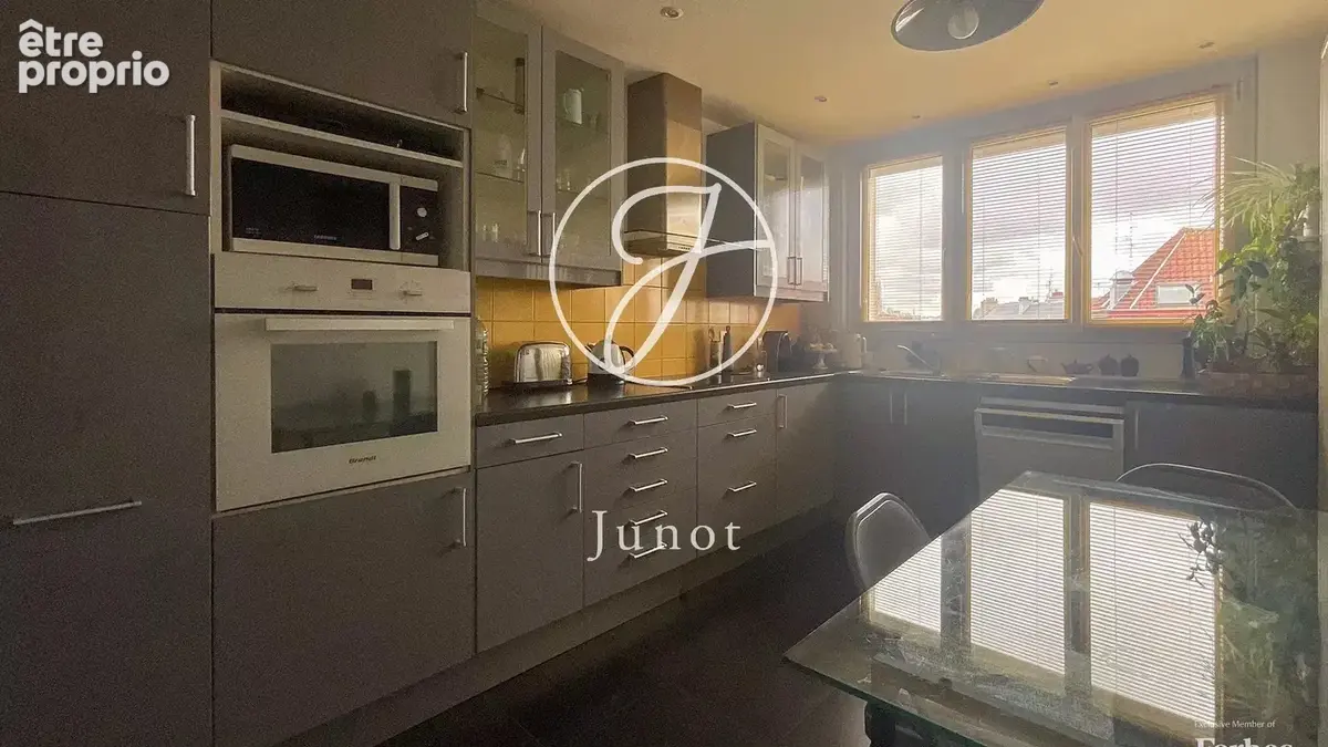 Lille - CENTRE - Appartement - 5 pièces - 135,99m² - 4 chambres - photo 4