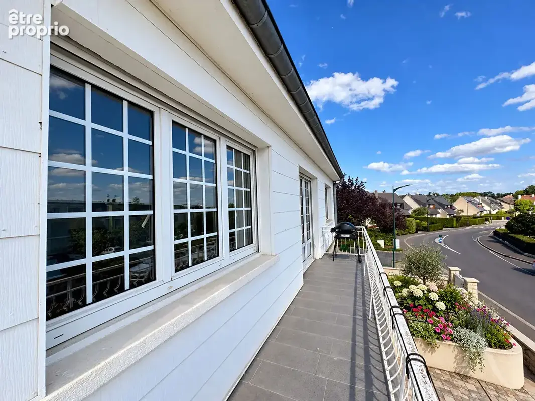 Maison familiale rénovée 8 pièces (232 m²) - Hauteurs de Manom - photo 5