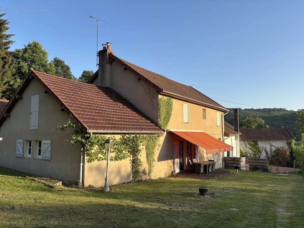 Maison à LUCENAY-L'EVEQUE