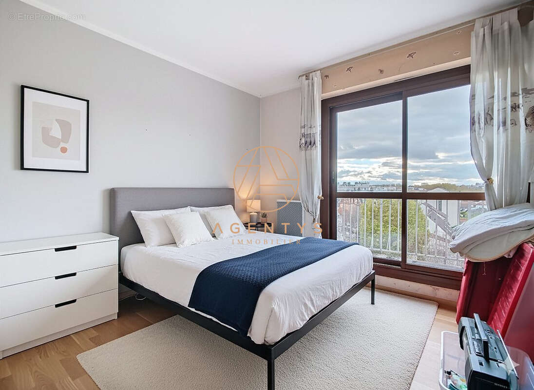 Appartement à SAINT-MAUR-DES-FOSSES