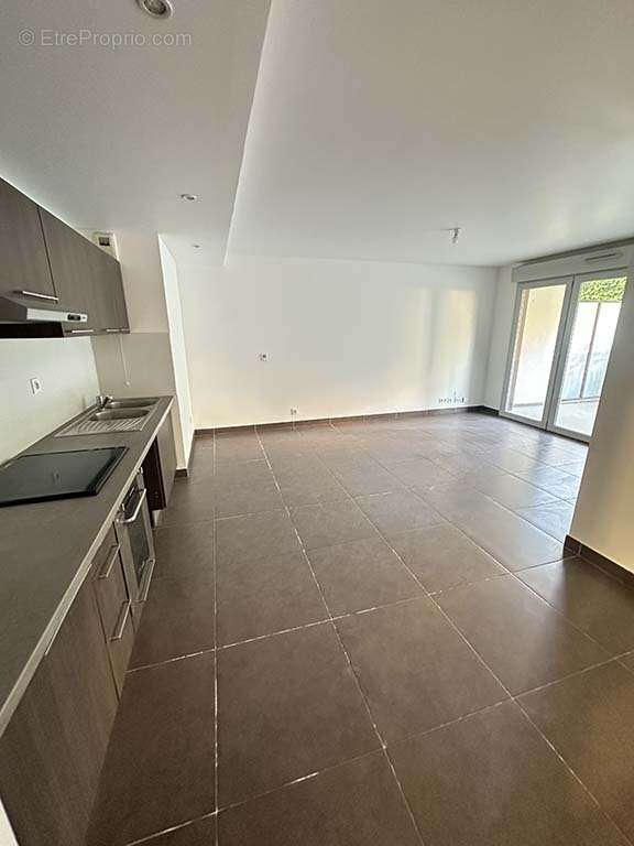 Appartement à MARSEILLE-4E