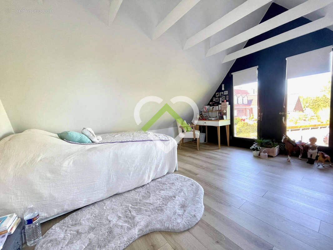 Maison à LOUVIL