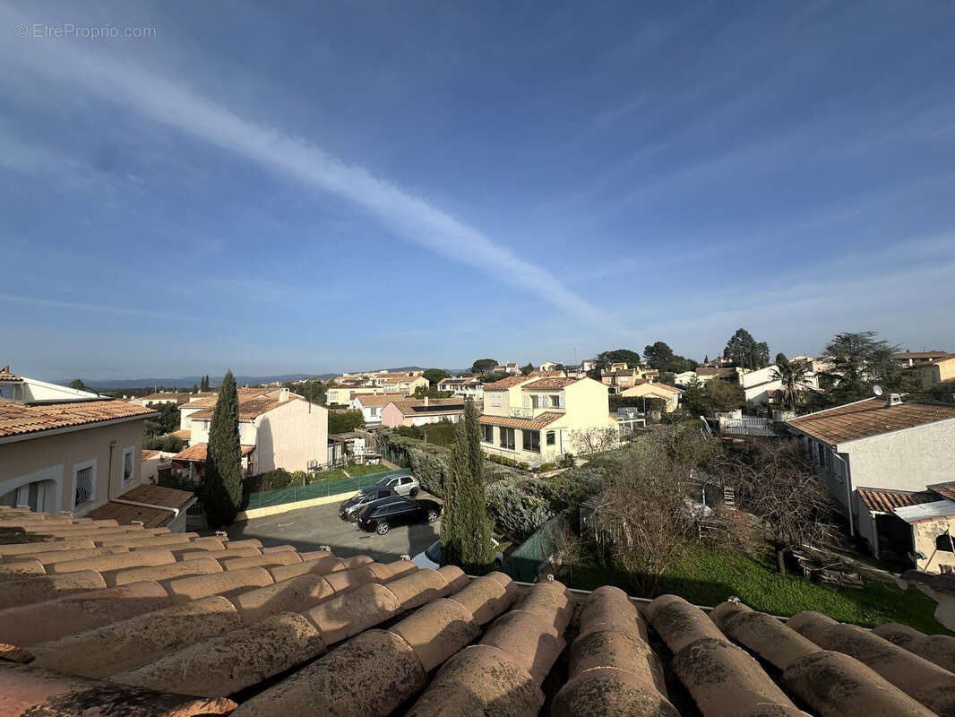 Appartement à PUGET-SUR-ARGENS