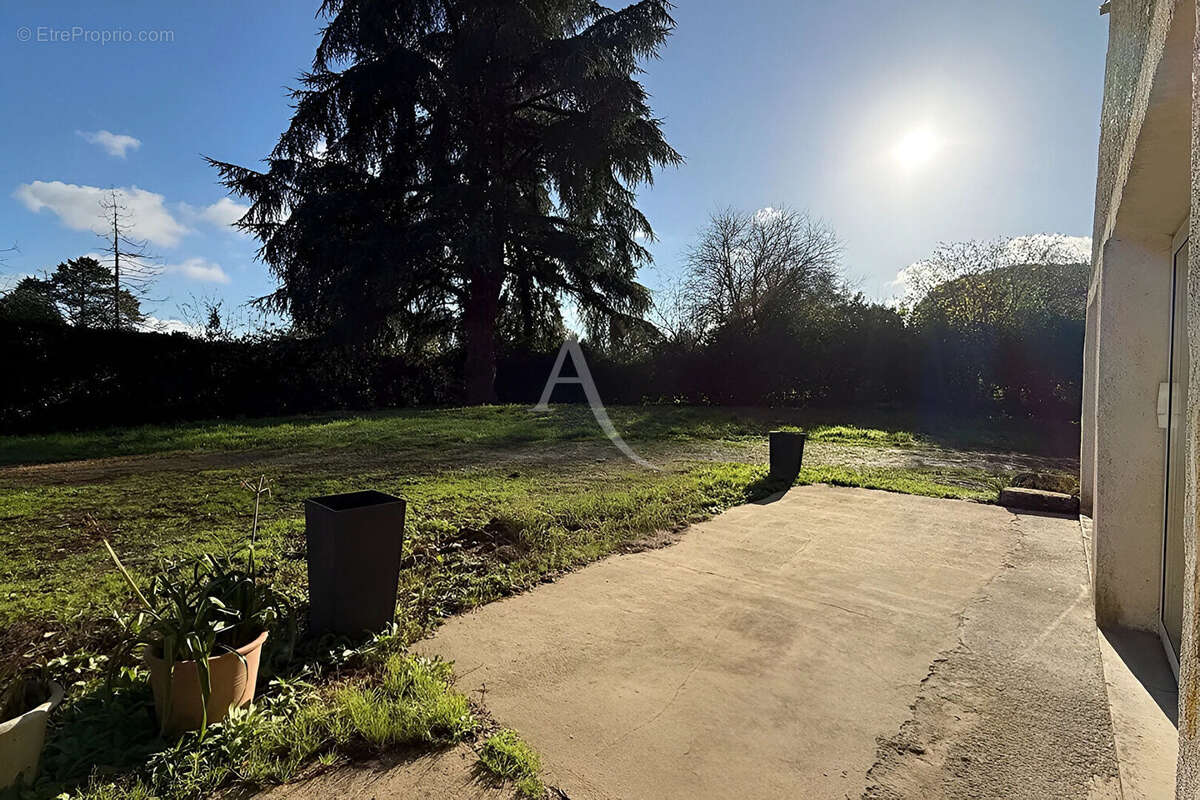 Maison à LA CAILLERE-SAINT-HILAIRE