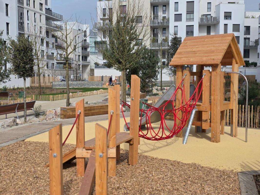 Appartement à COLOMBES