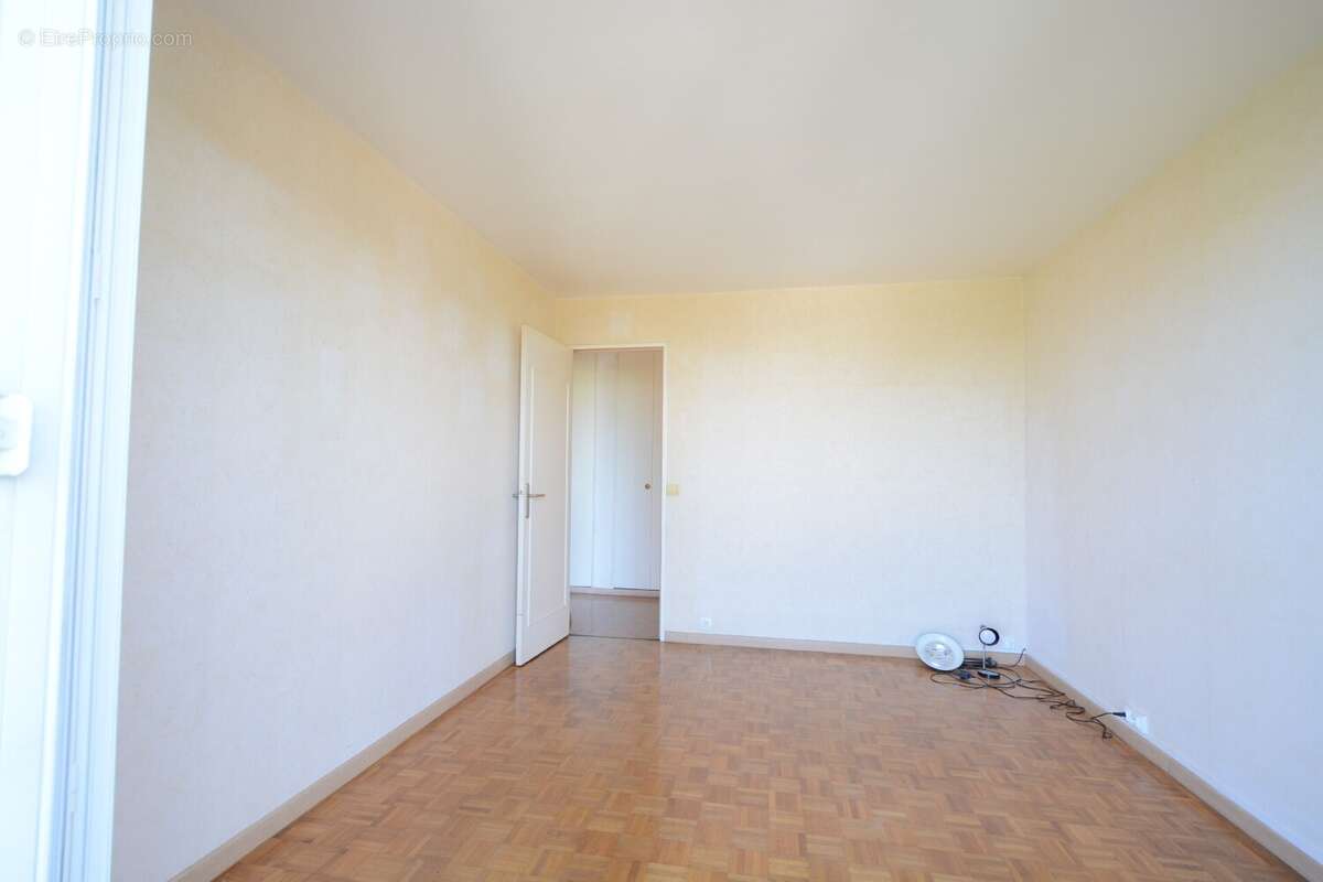 Appartement à SAINT-MAUR-DES-FOSSES