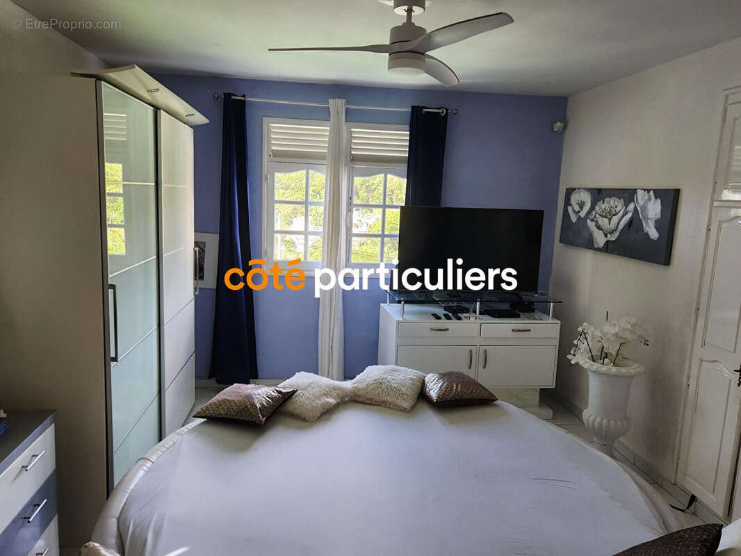 Maison à CAPESTERRE-BELLE-EAU